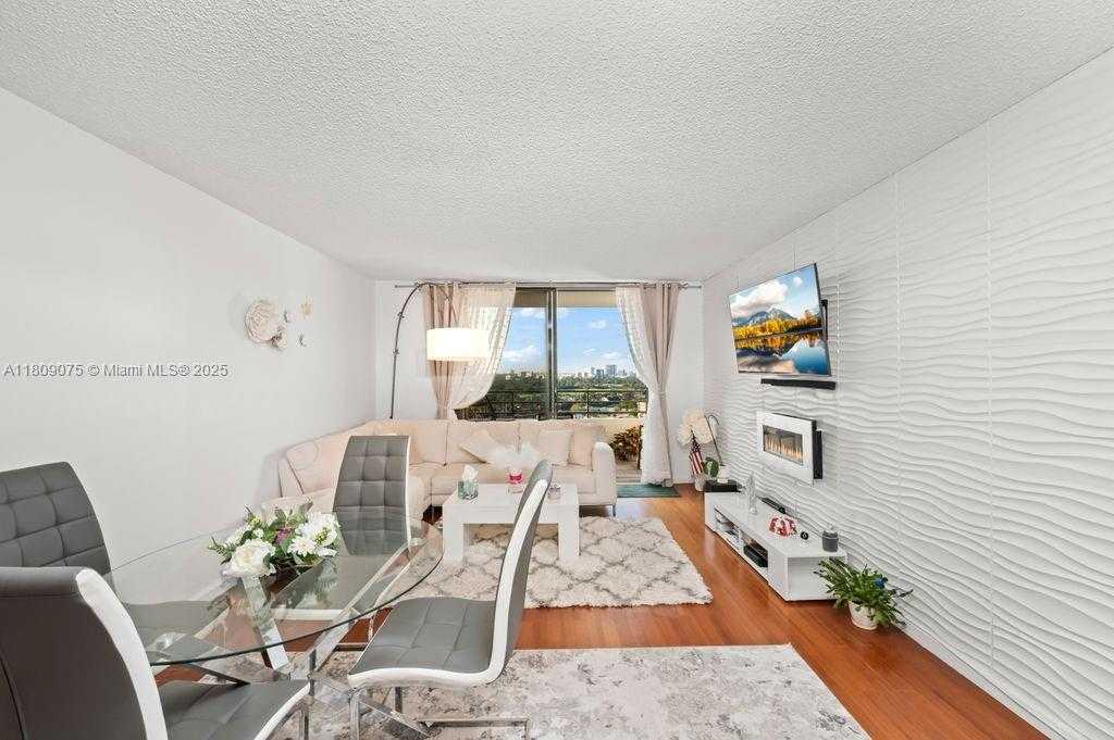 Small Image of 500 #1210, Hallandale Beach Number 4
