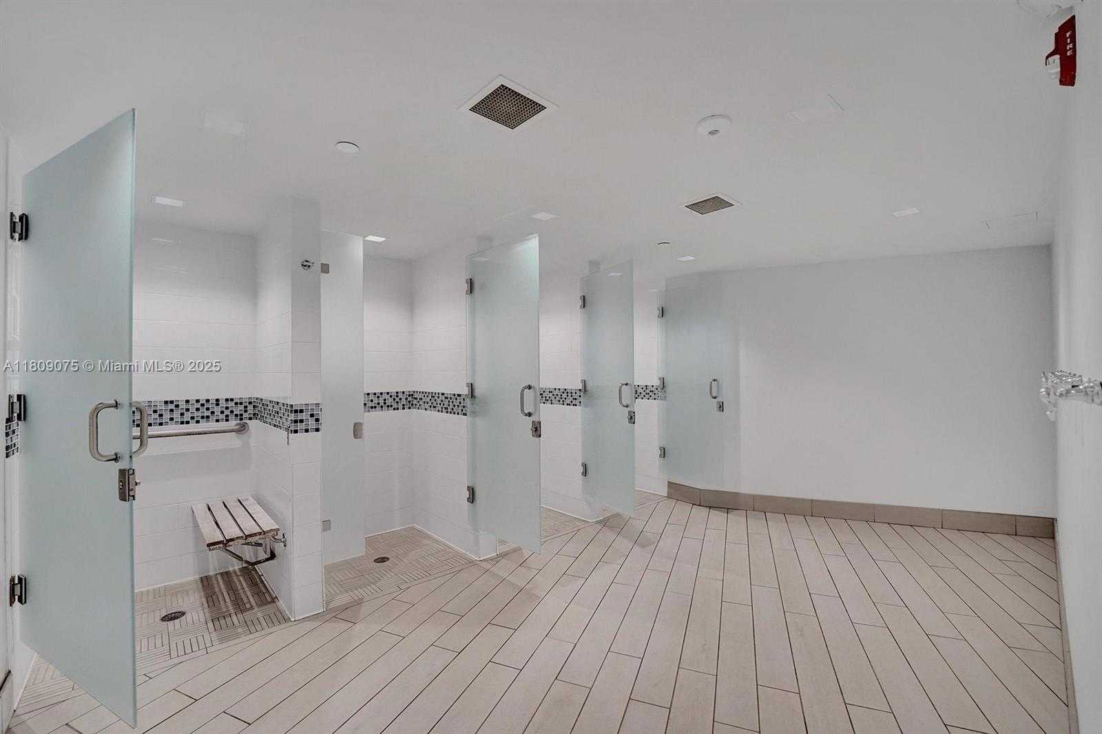 Small Image of 500 #1210, Hallandale Beach Number 6