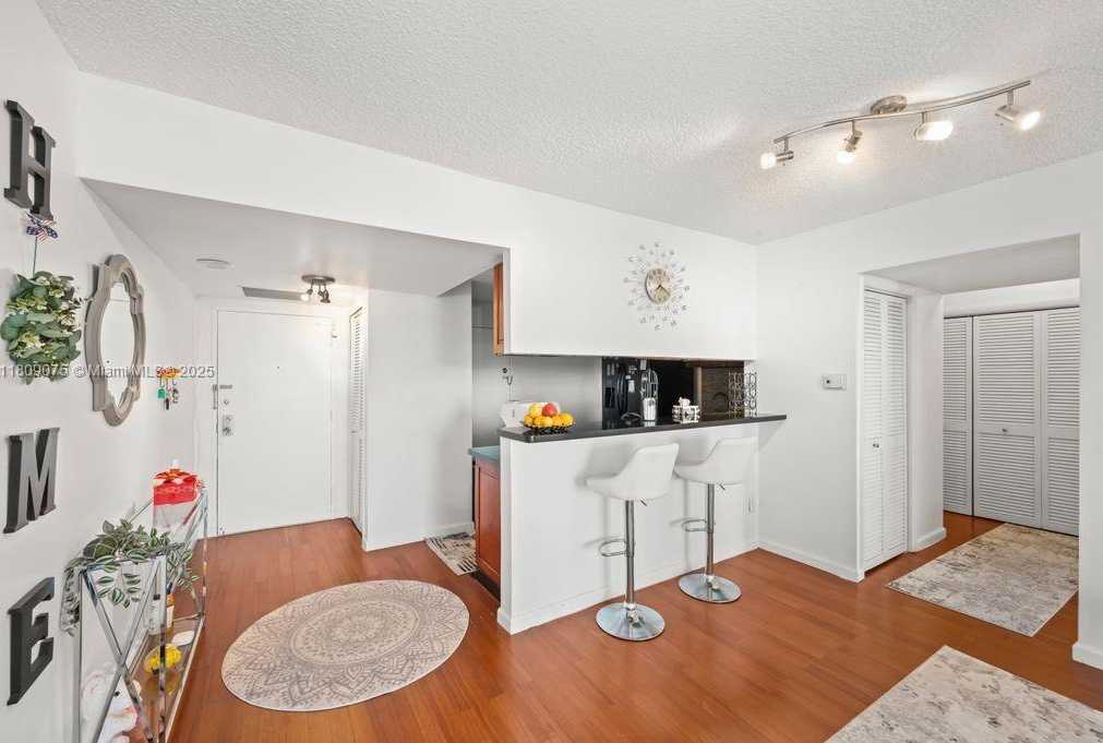 Small Image of 500 #1210, Hallandale Beach Number 7