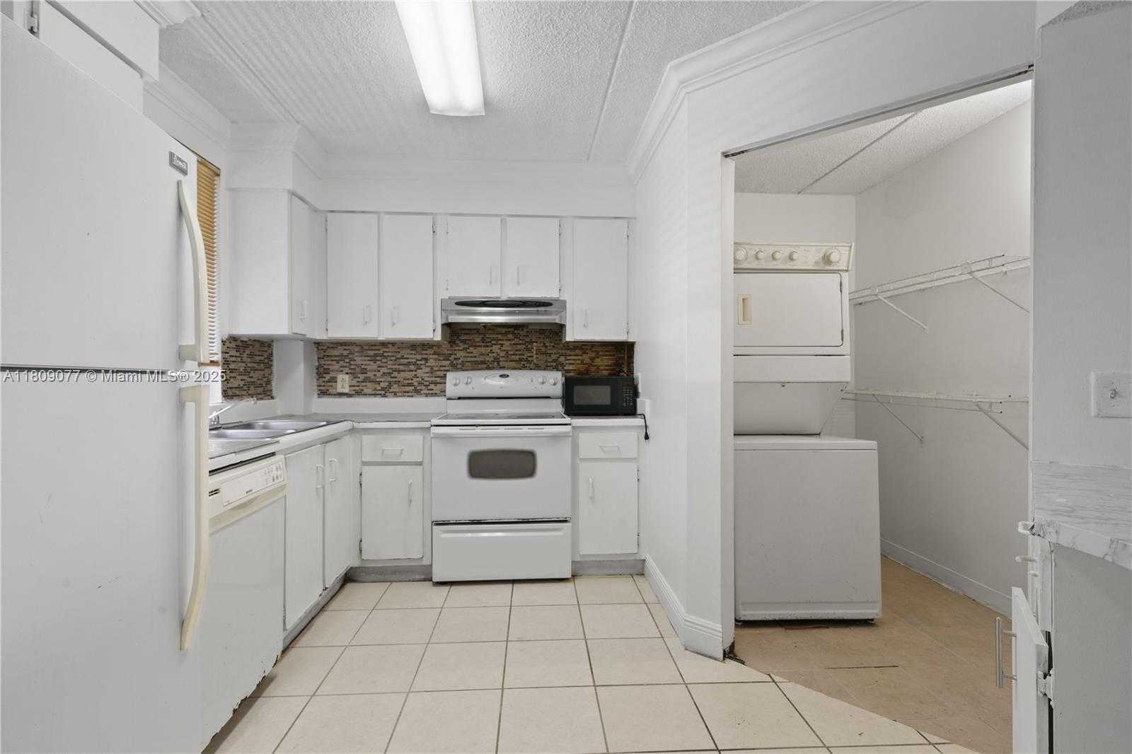 Small Image of 6135 NORTH WEST 186TH ST #202, Hialeah Number 5