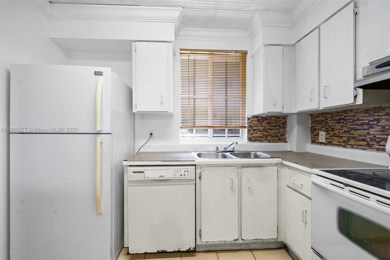 Small Image of 6135 NORTH WEST 186TH ST #202, Hialeah Number 7