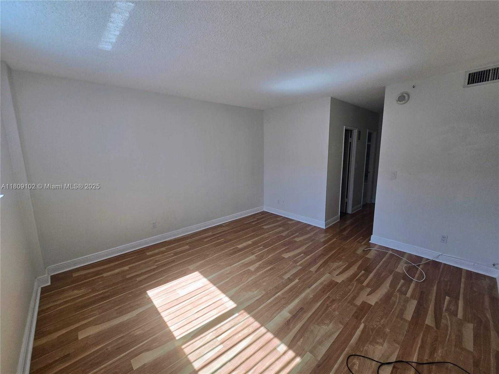 Small Image of 19380 COLLINS AVE #807, Sunny Isles Beach Number 19
