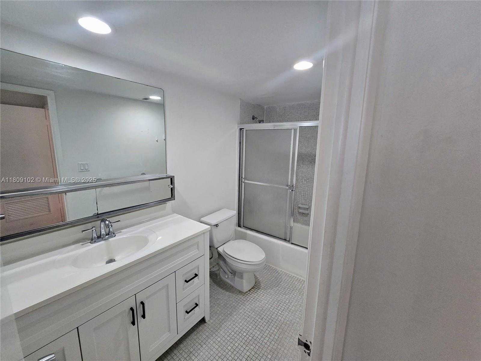 Small Image of 19380 COLLINS AVE #807, Sunny Isles Beach Number 24