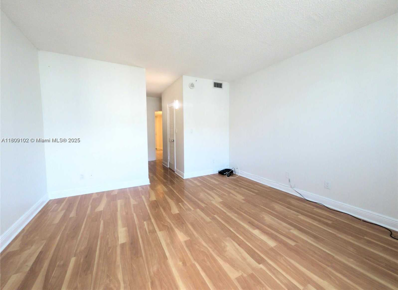 Small Image of 19380 COLLINS #807, Sunny Isles Beach Number 4