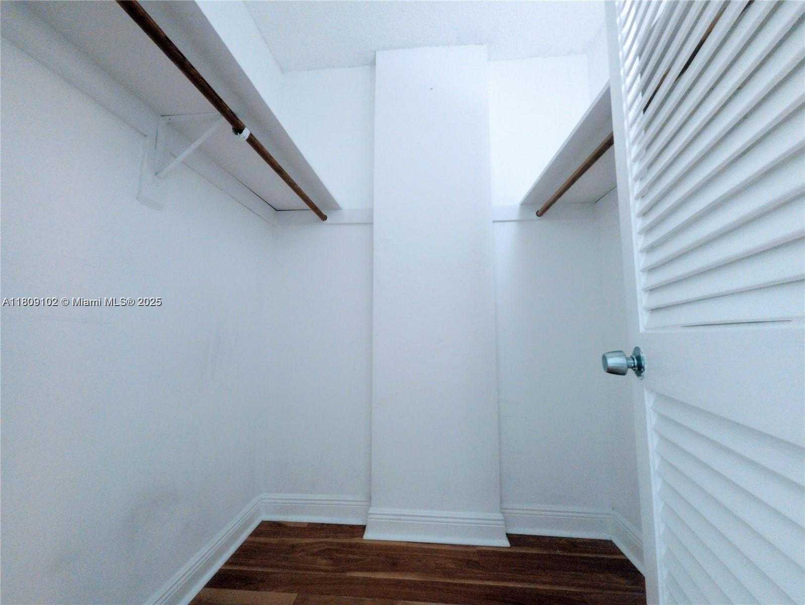 Small Image of 19380 COLLINS #807, Sunny Isles Beach Number 6