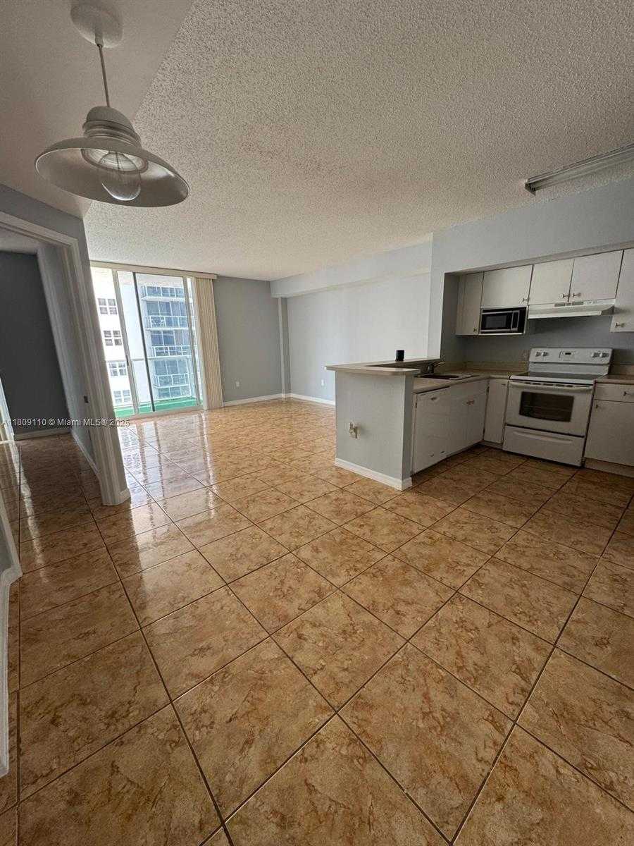 Small Image of 5077 NORTH WEST 7TH ST #1010, Miami Number 13