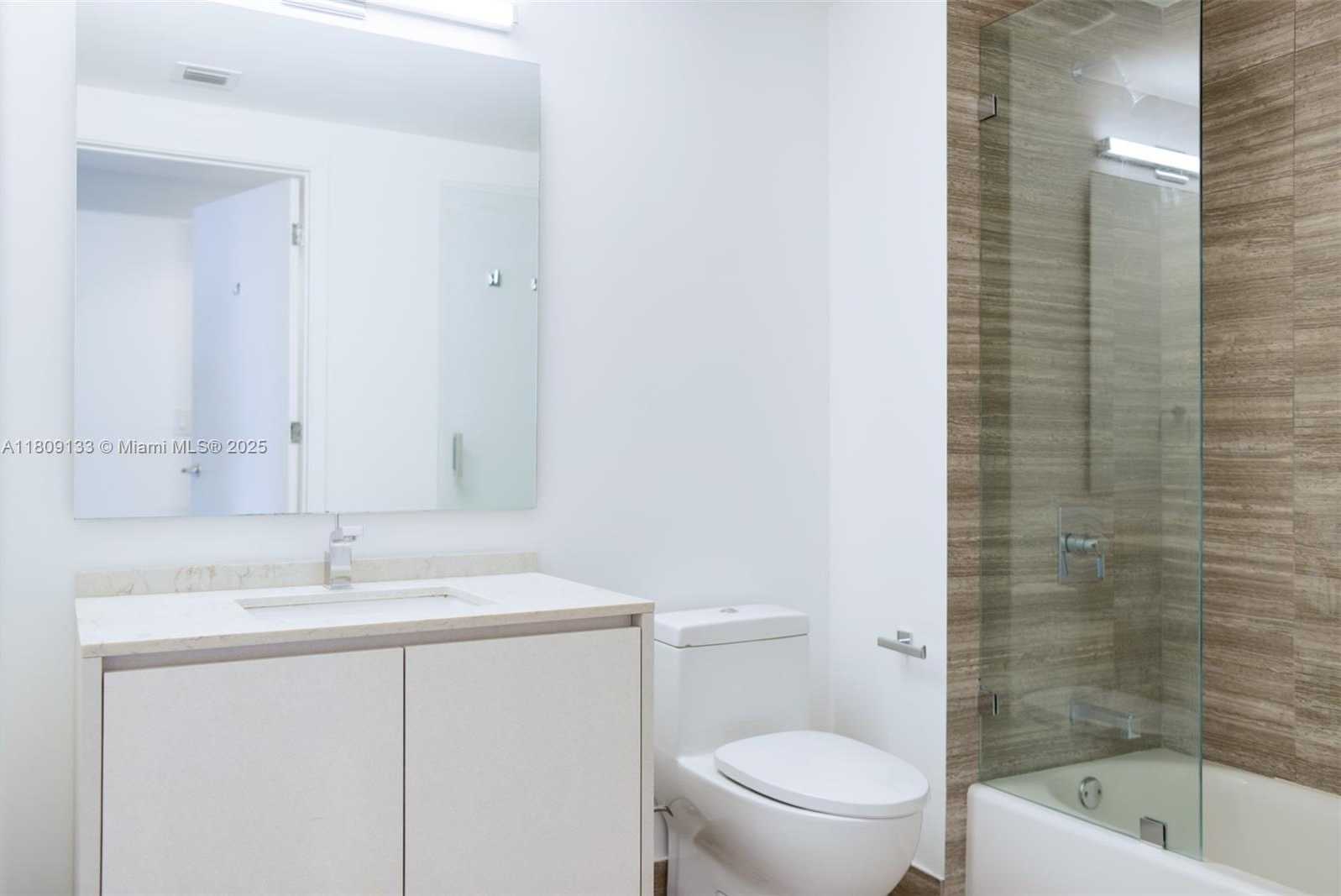 Small Image of 1010 BRICKELL AVE #3210, Miami Number 10