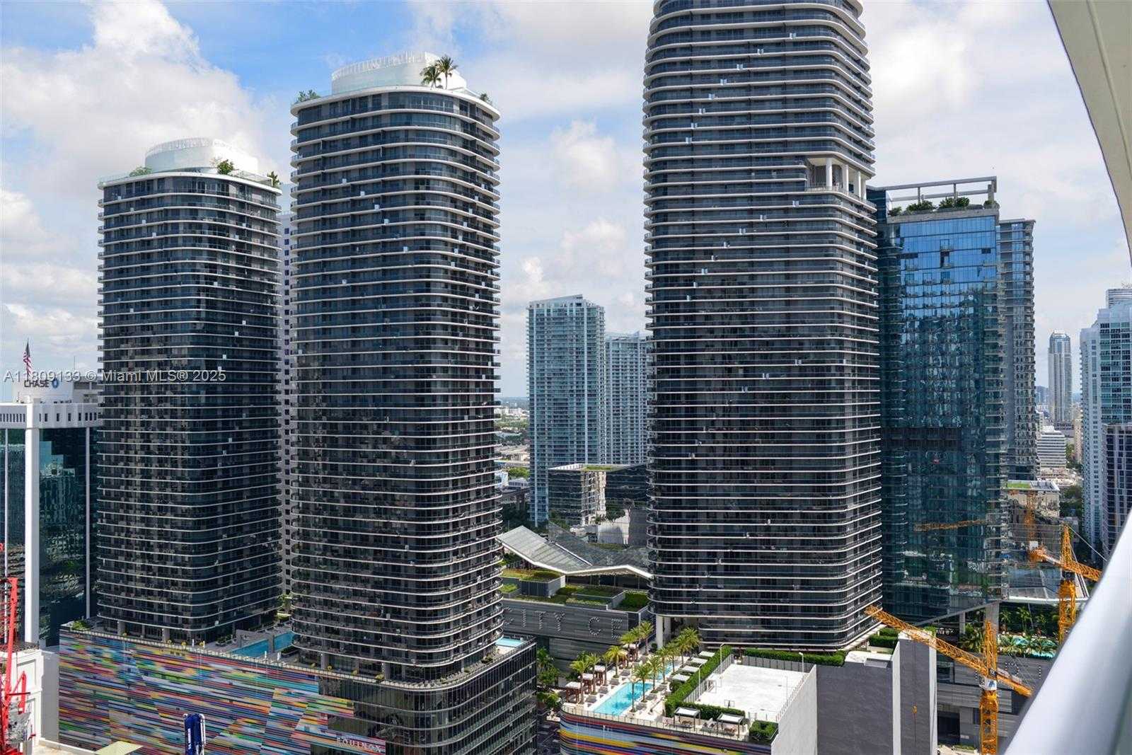 Small Image of 1010 BRICKELL AVE #3210, Miami Number 4