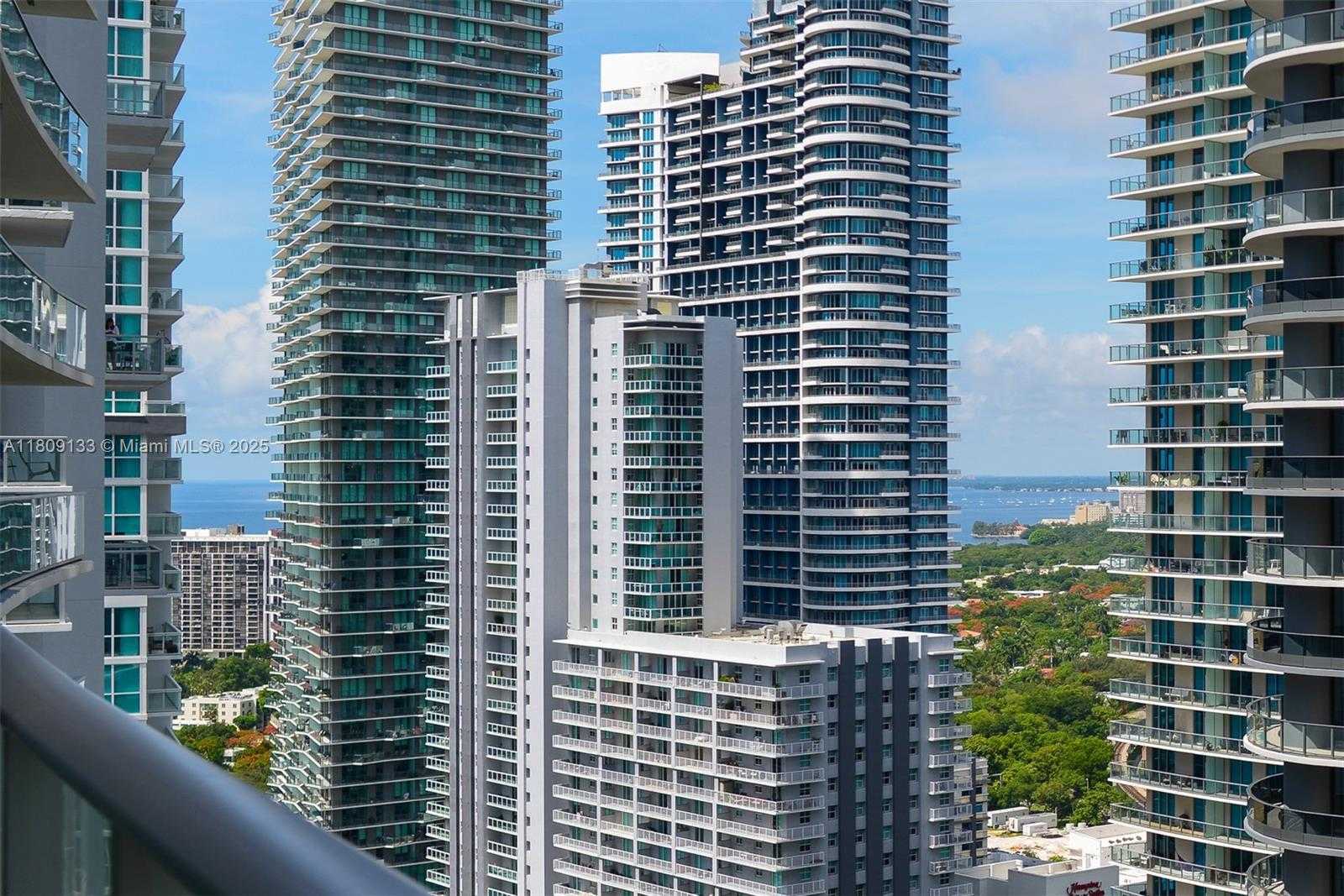 Small Image of 1010 BRICKELL AVE #3210, Miami Number 5