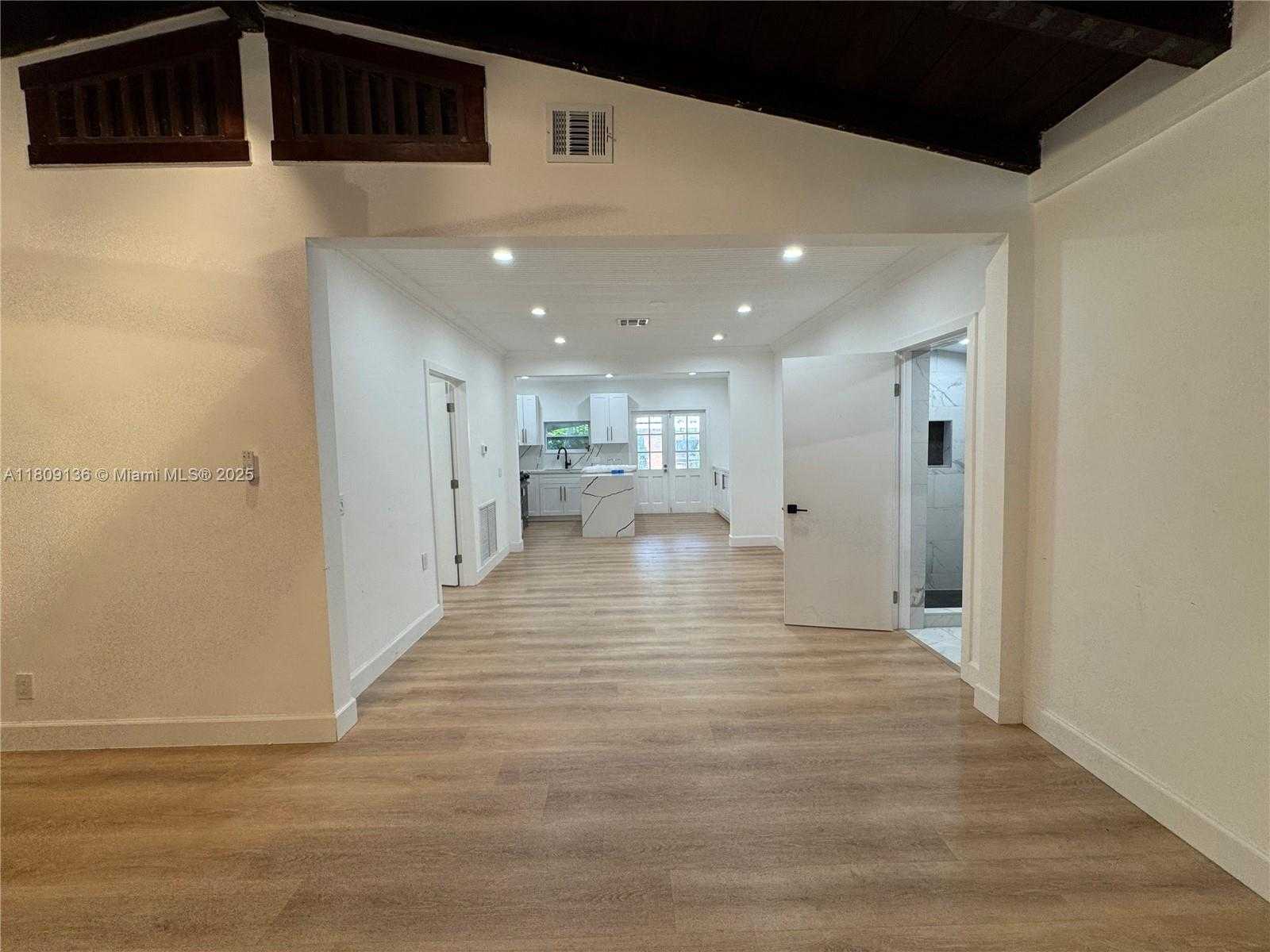 Small Image of 817 SOUTH WEST 4TH CT, Fort Lauderdale Number 4
