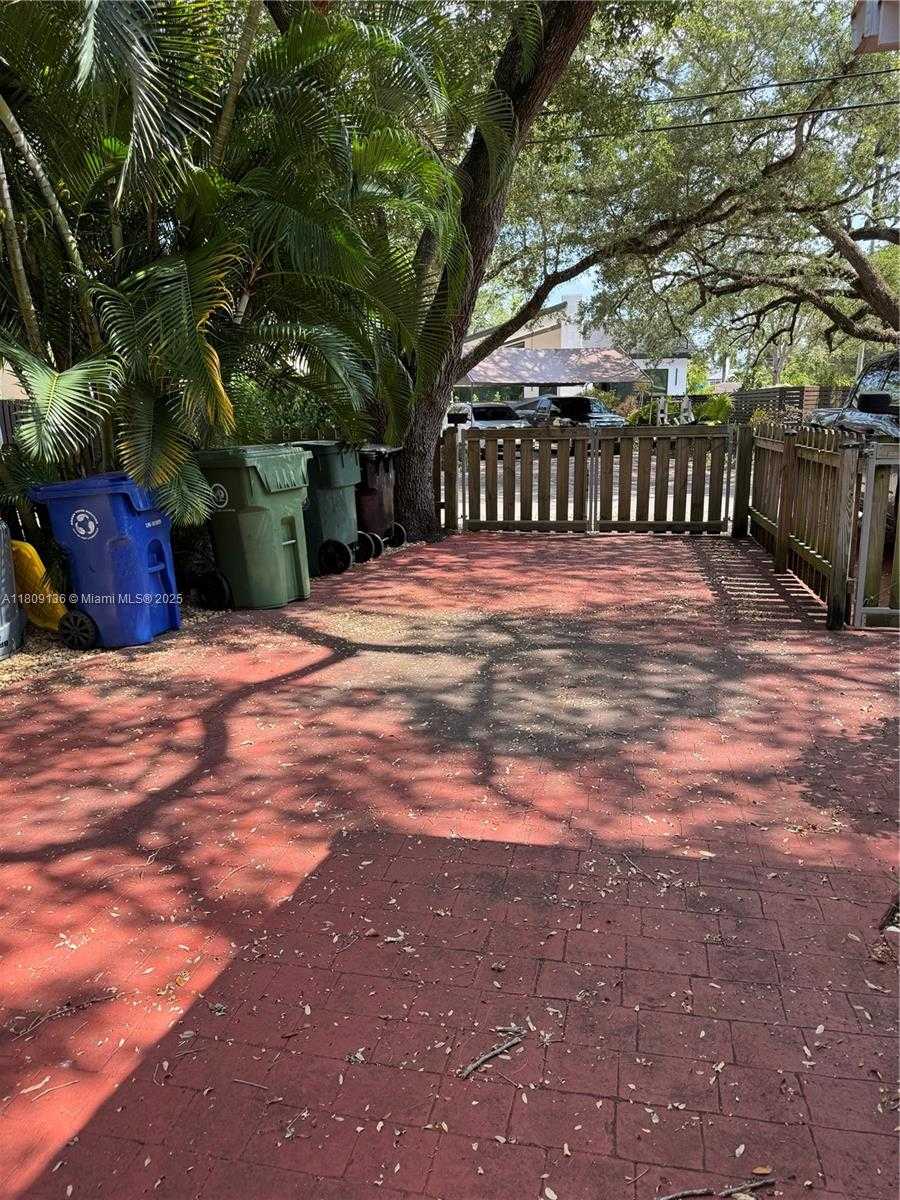 Small Image of 817 SOUTH WEST 4TH CT, Fort Lauderdale Number 6