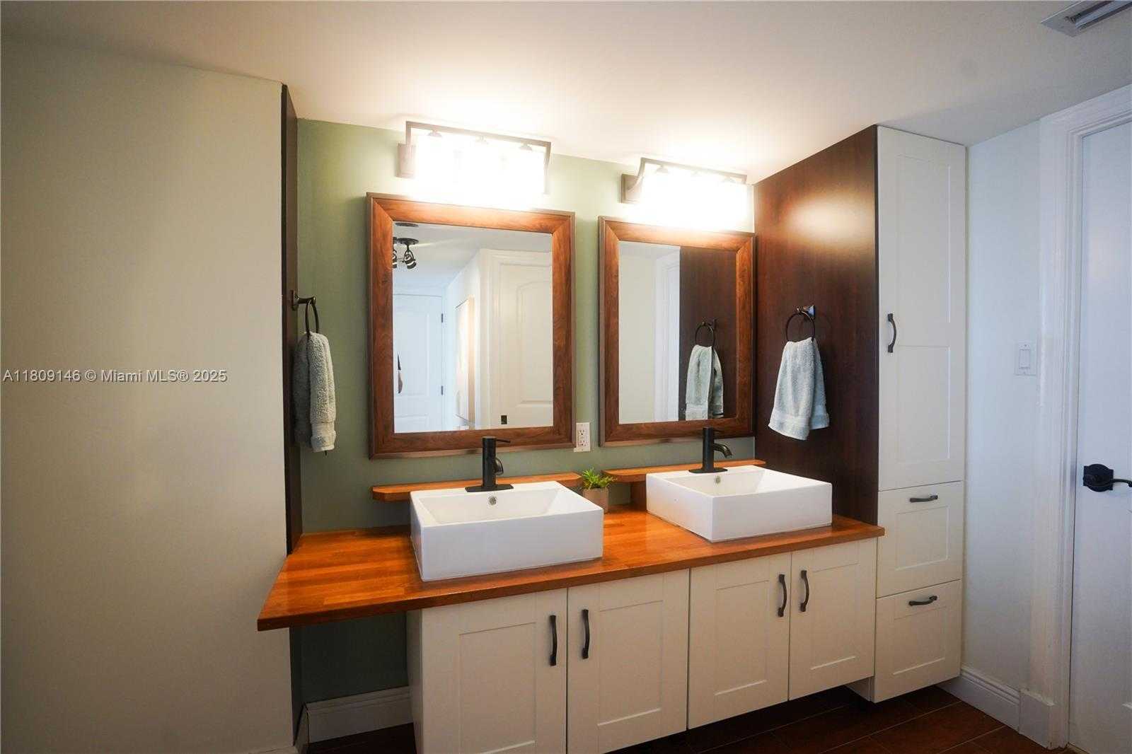 Small Image of 18031 BISCAYNE BLVD #1502, Aventura Number 15