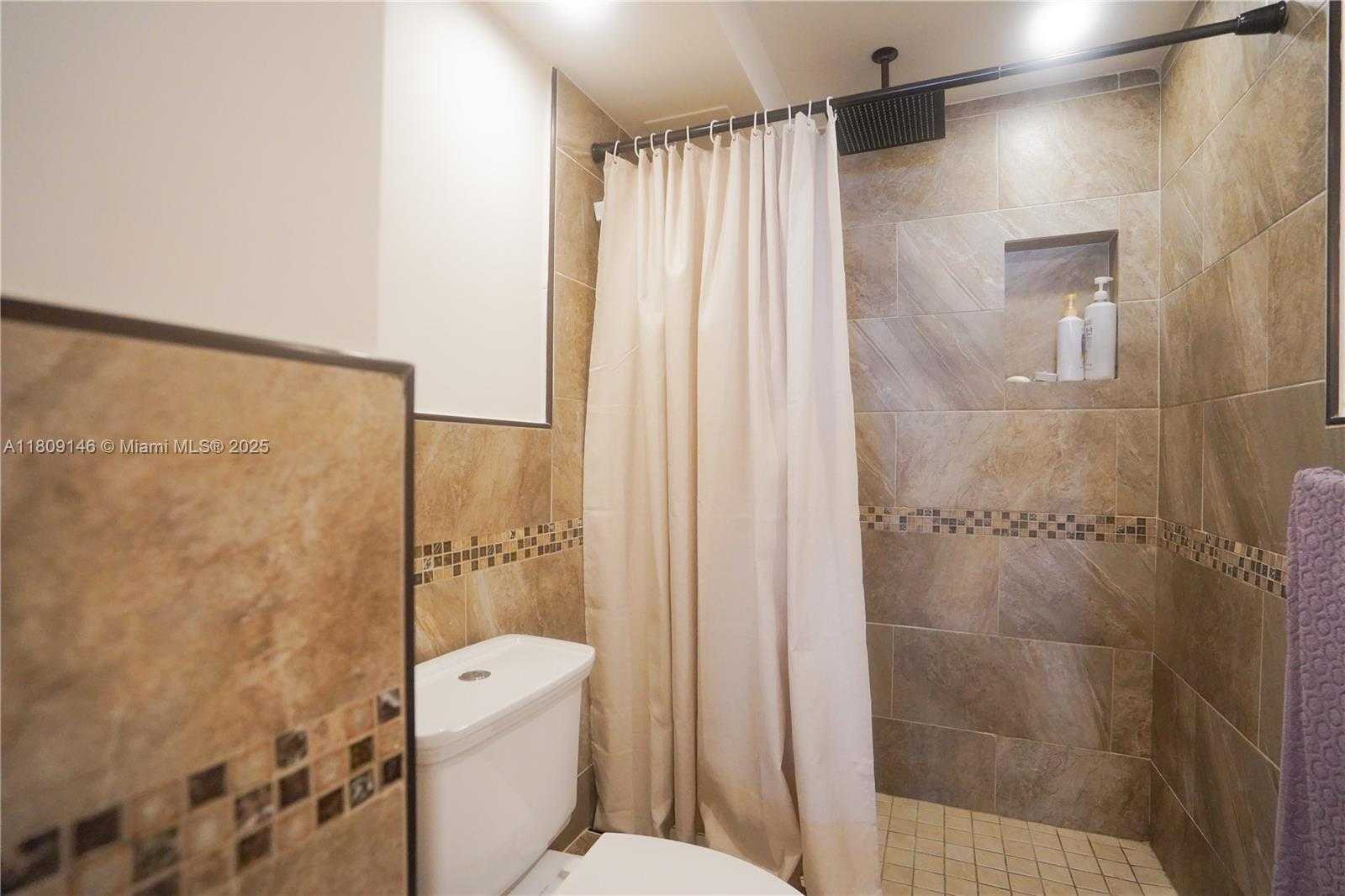 Small Image of 18031 BISCAYNE BLVD #1502, Aventura Number 18