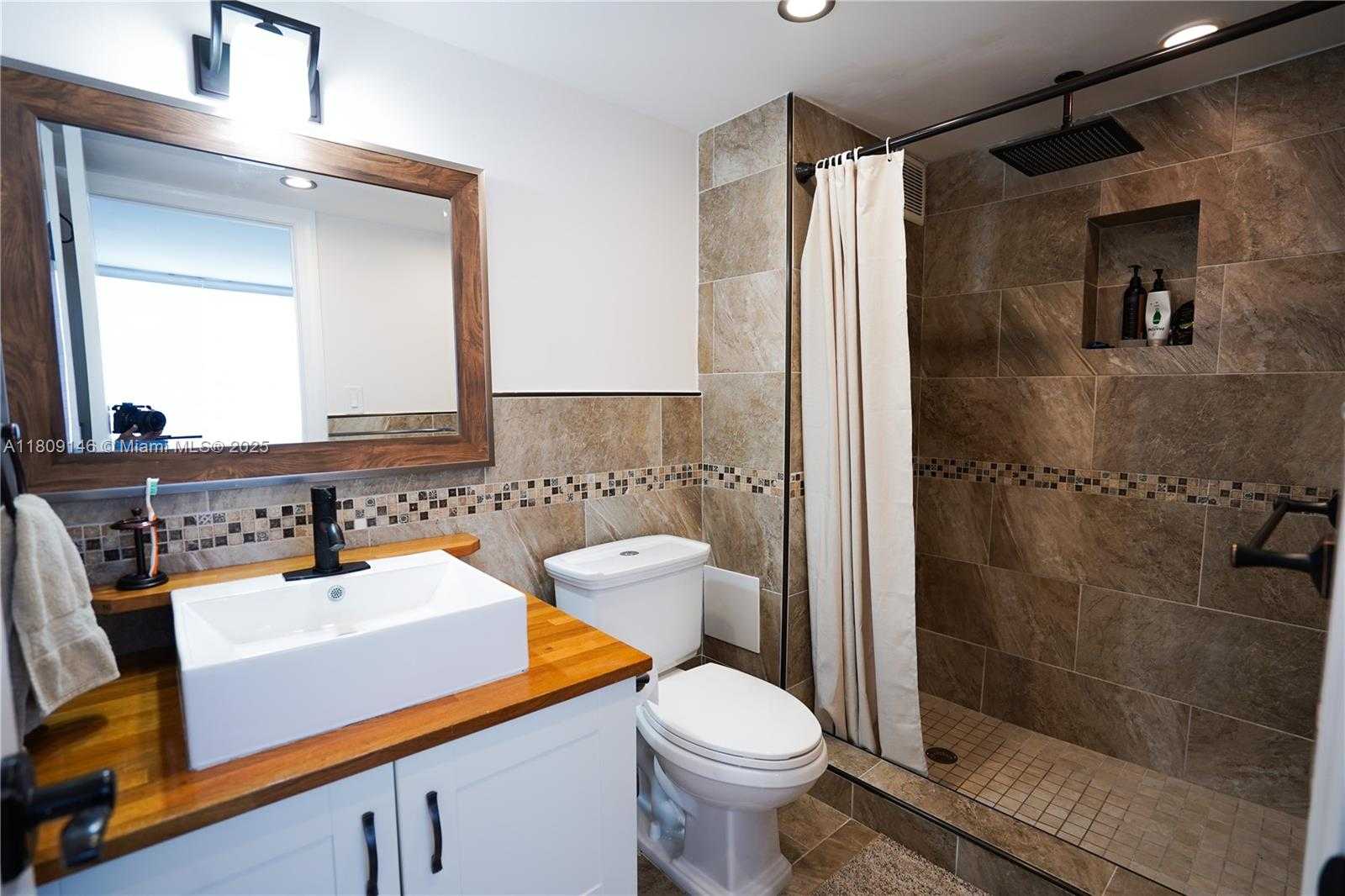 Small Image of 18031 BISCAYNE BLVD #1502, Aventura Number 24