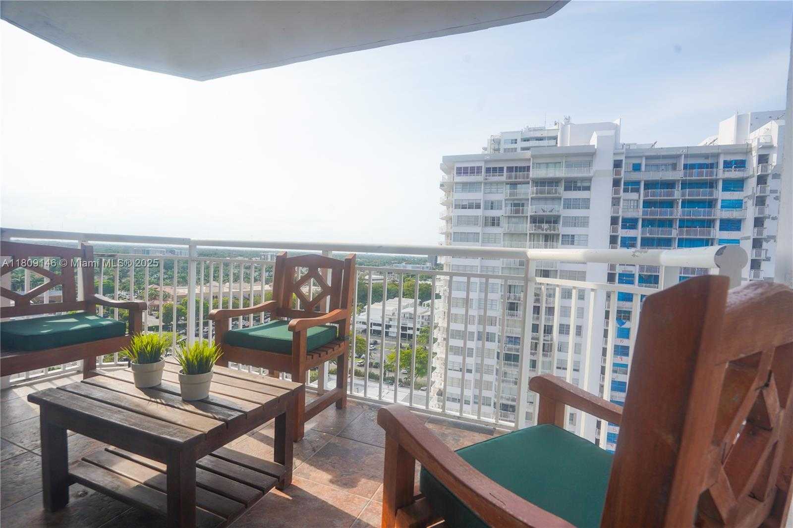 Small Image of 18031 BISCAYNE BLVD #1502, Aventura Number 25