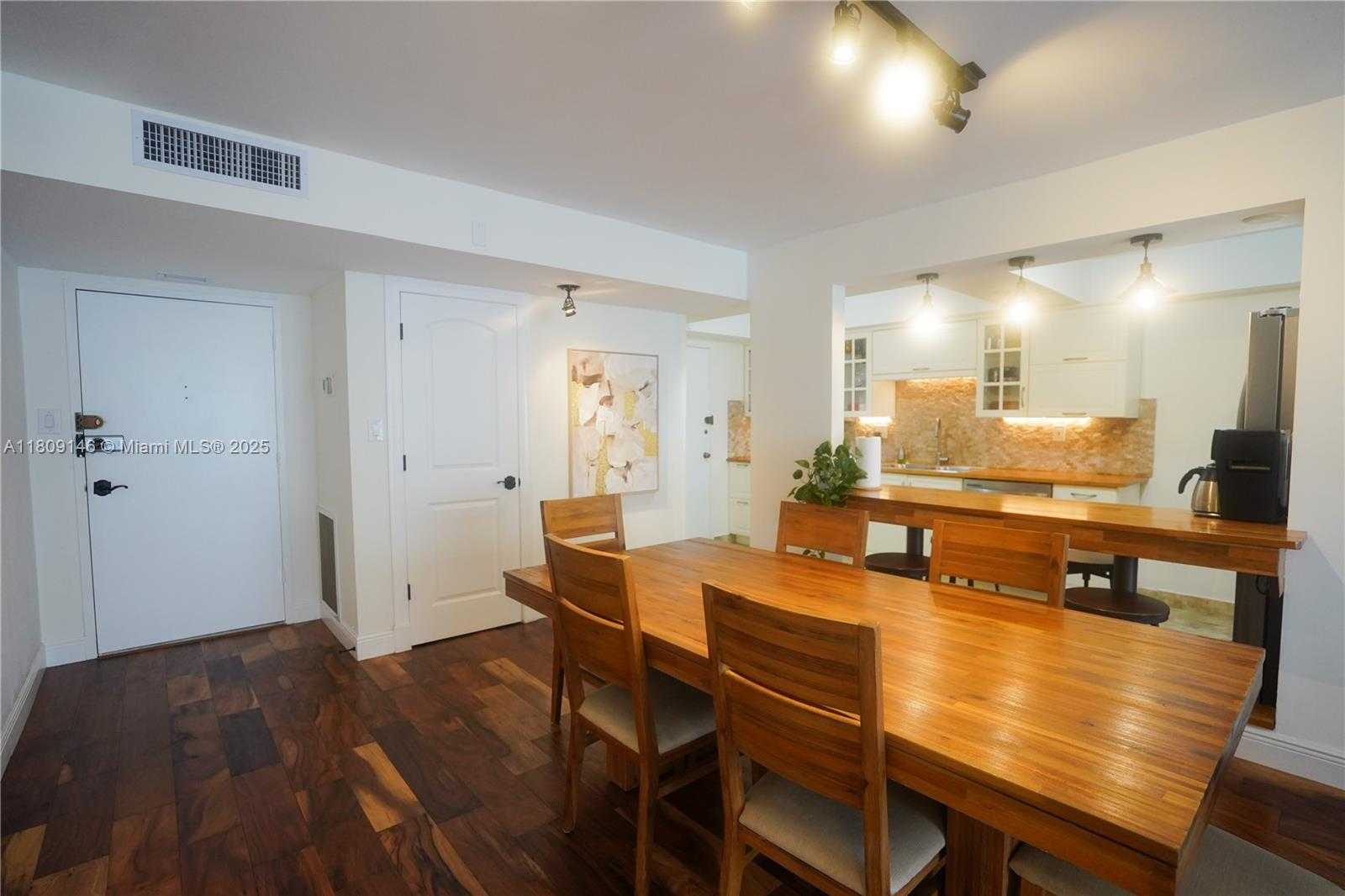 Small Image of 18031 BISCAYNE BLVD #1502, Aventura Number 5