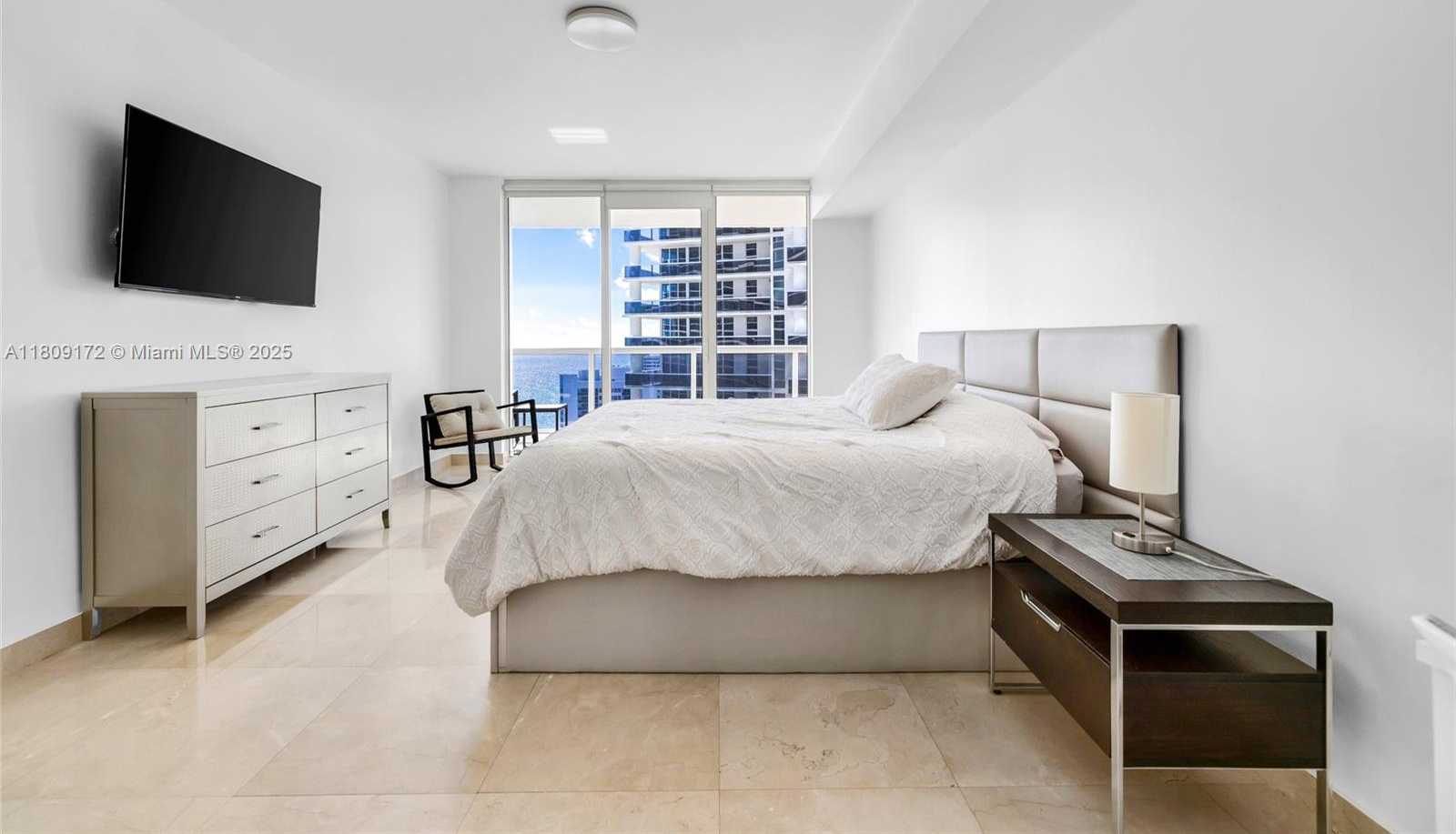 Small Image of 1830 SOUTH OCEAN DR #2806, Hallandale Beach Number 17