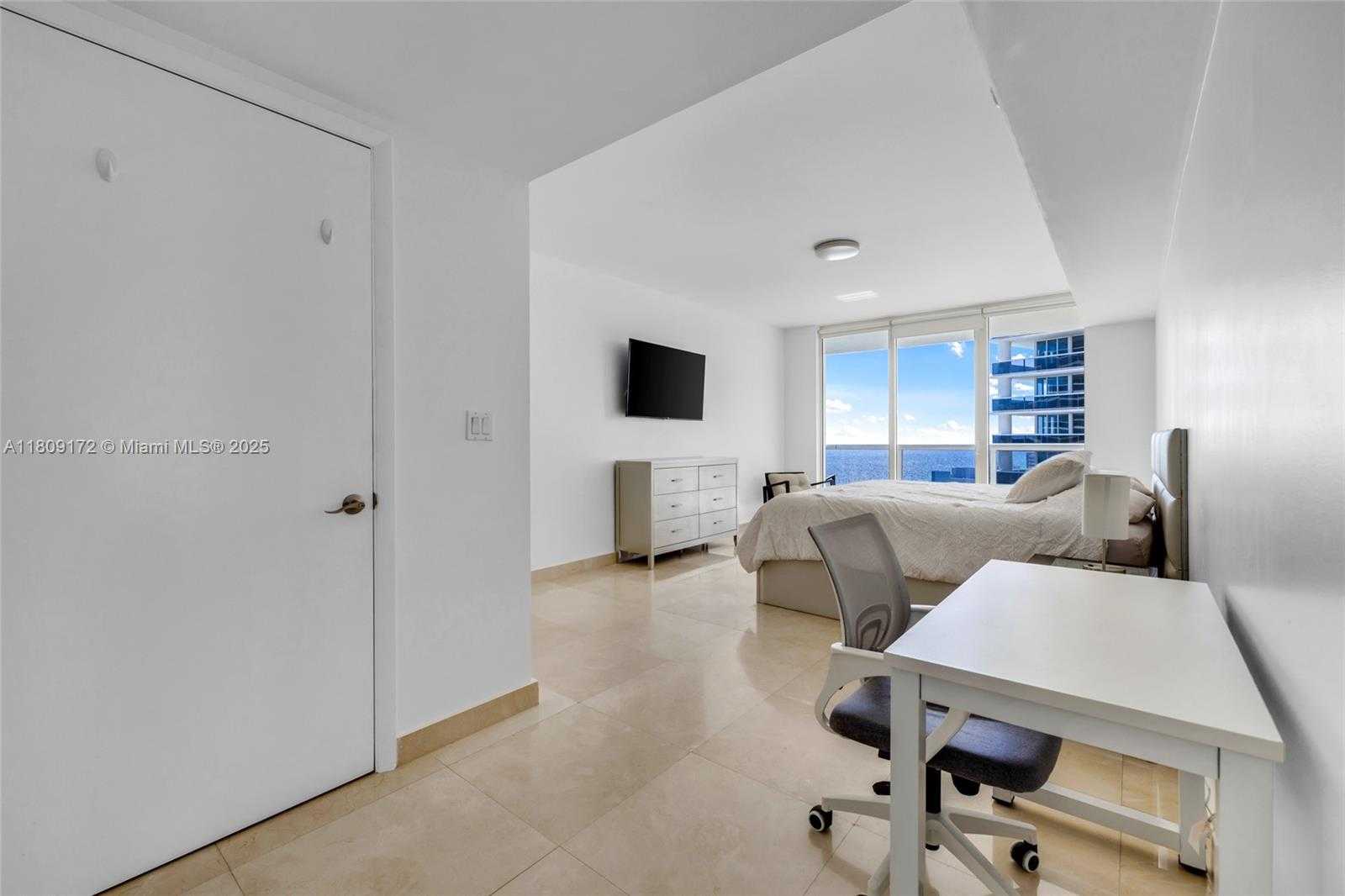 Small Image of 1830 SOUTH OCEAN DR #2806, Hallandale Beach Number 20