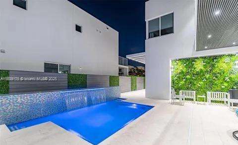 Small Image of 6767 NORTH WEST 103RD PL, Doral Number 2