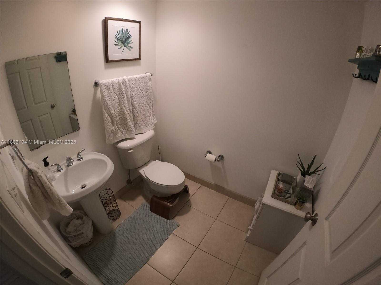 Small Image of 2000 NORTH BAYSHORE DR #219, Miami Number 16