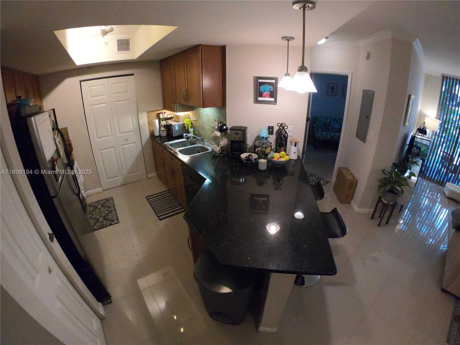 Small Image of 2000 NORTH BAYSHORE DR #219, Miami Number 6