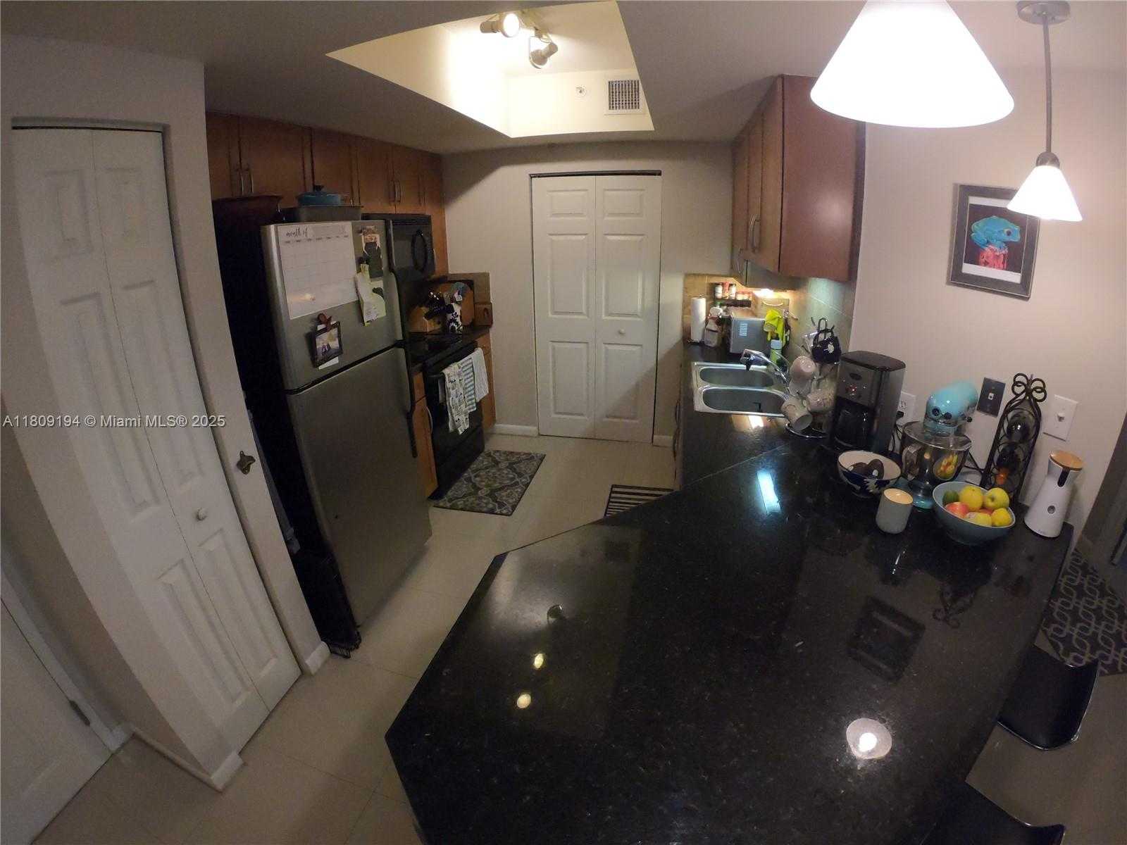 Small Image of 2000 NORTH BAYSHORE DR #219, Miami Number 7
