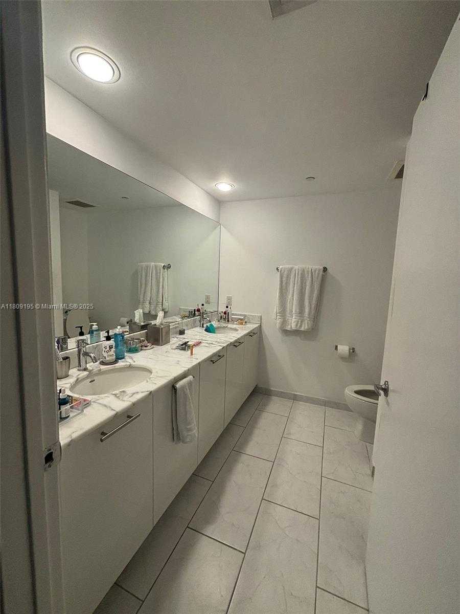 Small Image of 951 BRICKELL AVE #1211, Miami Number 12