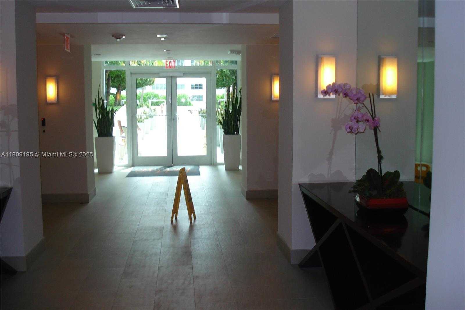 Small Image of 951 BRICKELL AVE #1211, Miami Number 3