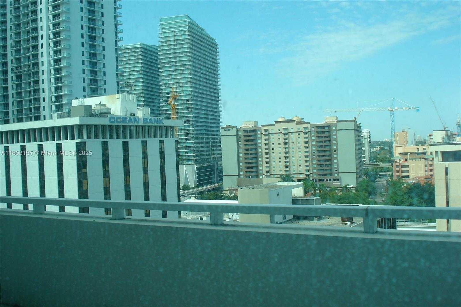 Small Image of 951 BRICKELL AVE #1211, Miami Number 4