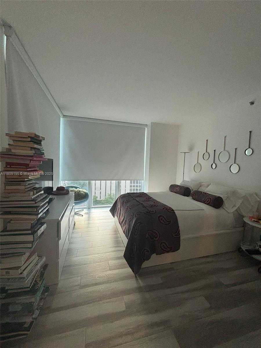 Small Image of 951 BRICKELL AVE #1211, Miami Number 9