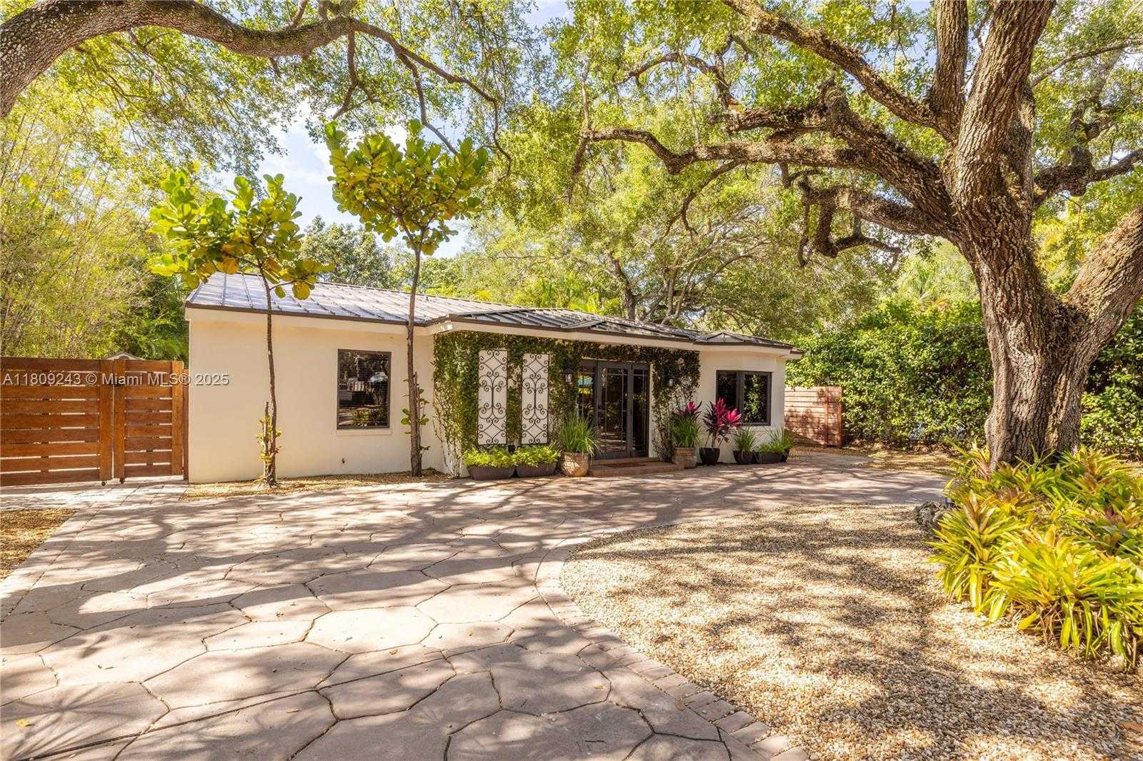 Small Image of 6870 SOUTH WEST 77TH TER, South Miami Number 12
