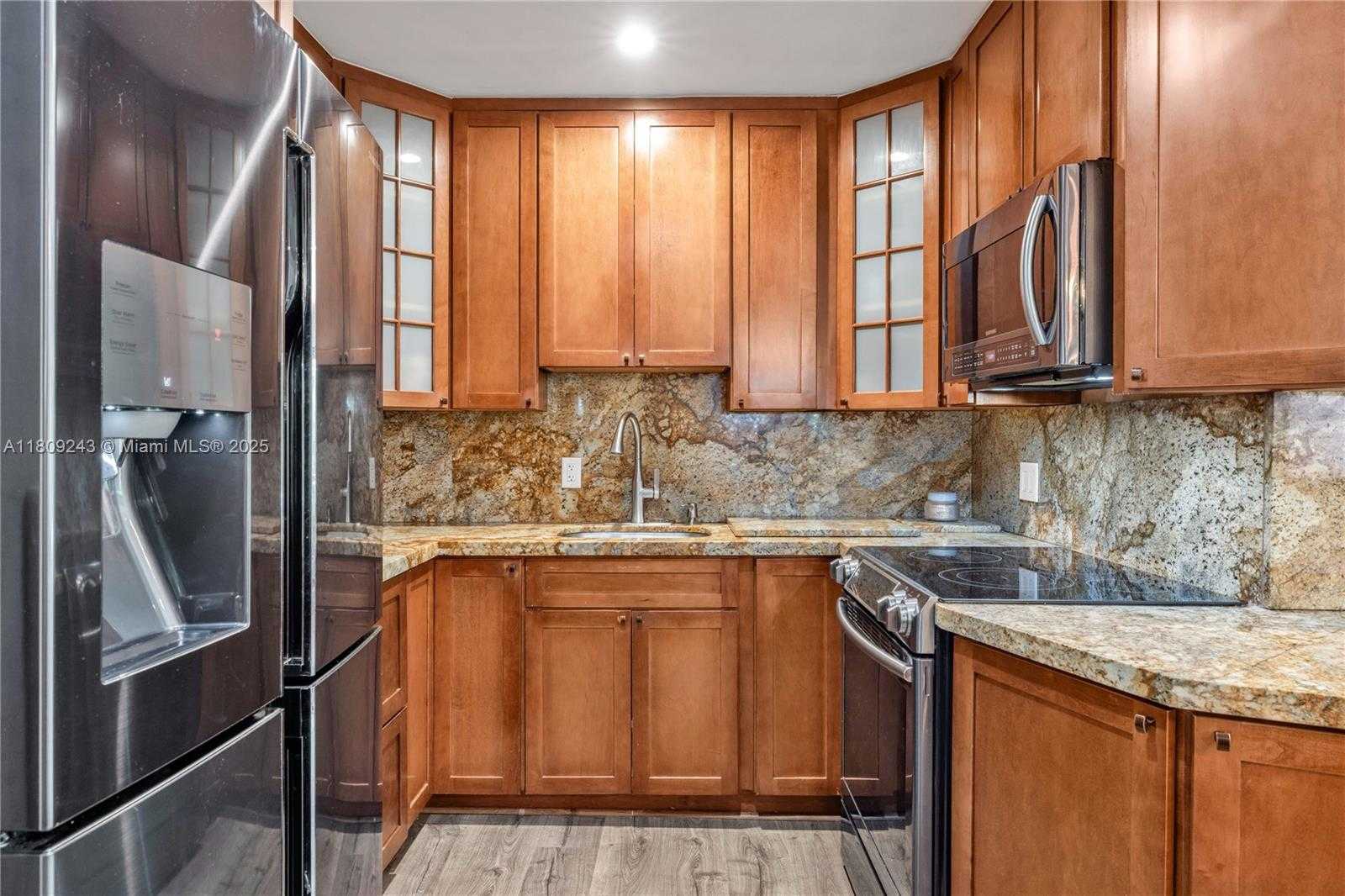 Small Image of 6870 SOUTH WEST 77TH TER, South Miami Number 27