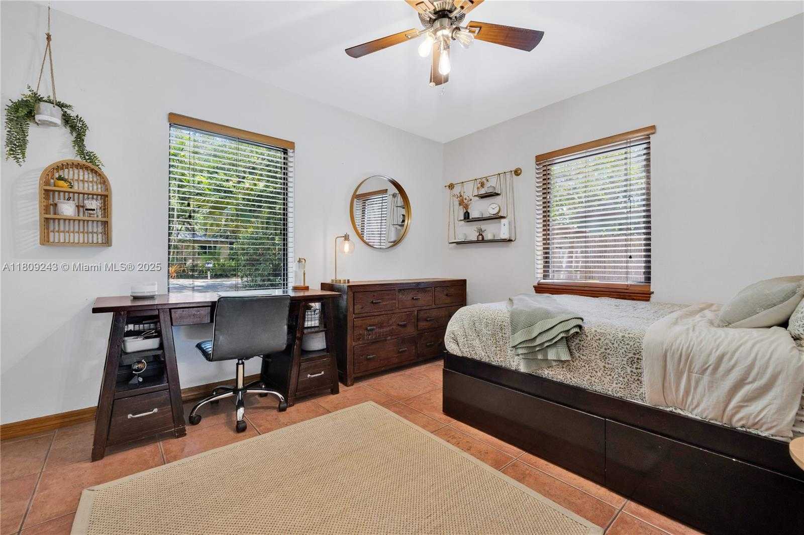 Small Image of 6870 SOUTH WEST 77TH TER, South Miami Number 41