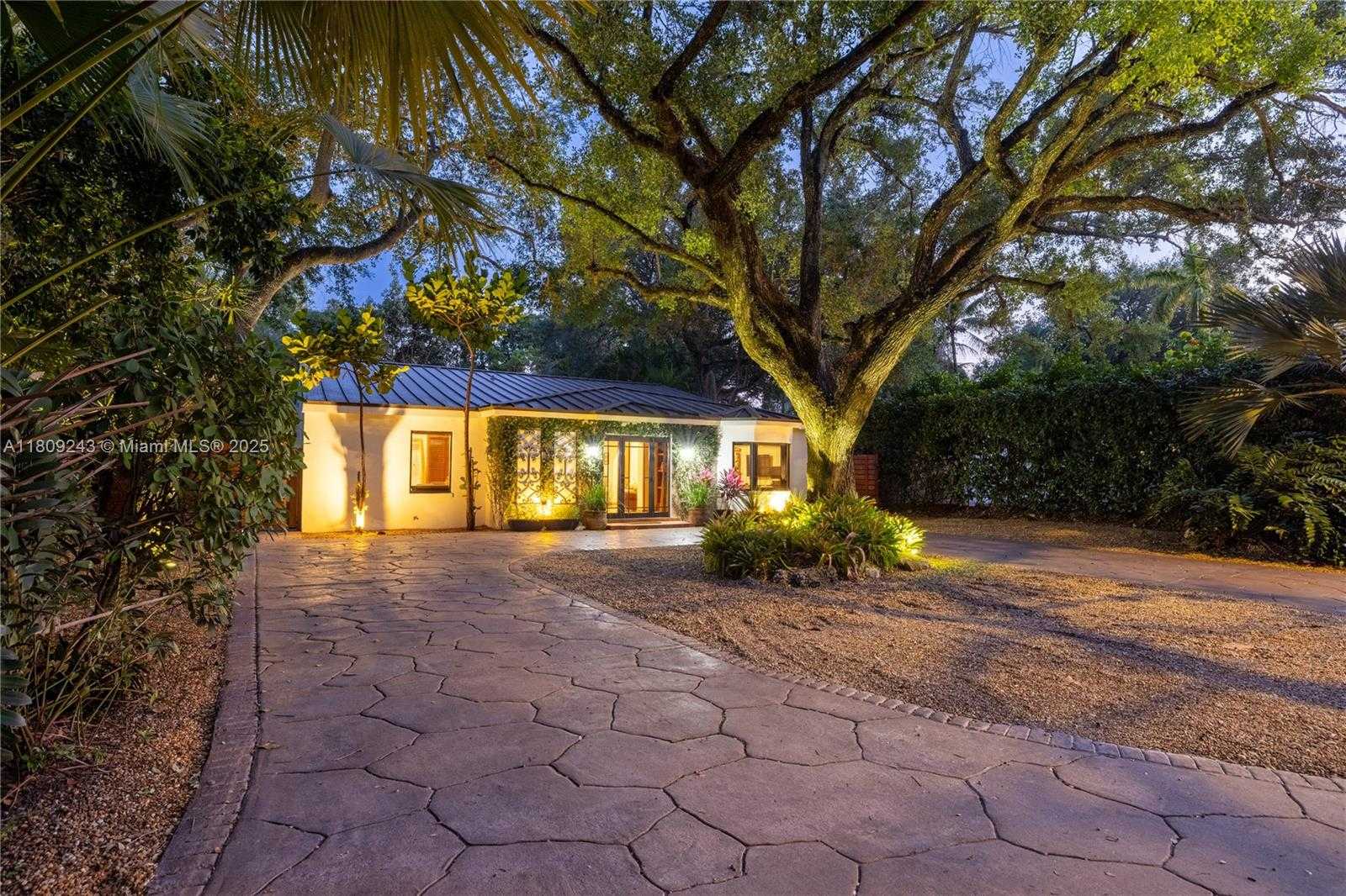 Small Image of 6870 SOUTH WEST 77TH TER, South Miami Number 5
