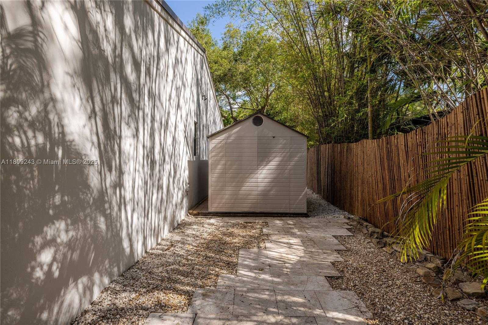 Small Image of 6870 SOUTH WEST 77TH TER, South Miami Number 58