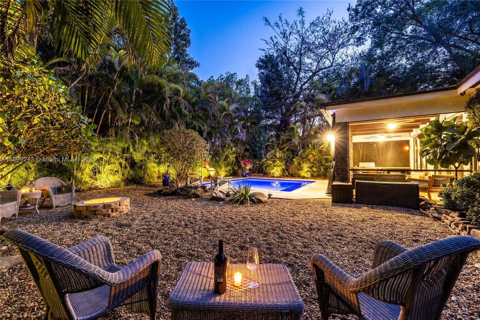Small Image of 6870 SOUTH WEST 77TH TER, South Miami Number 64