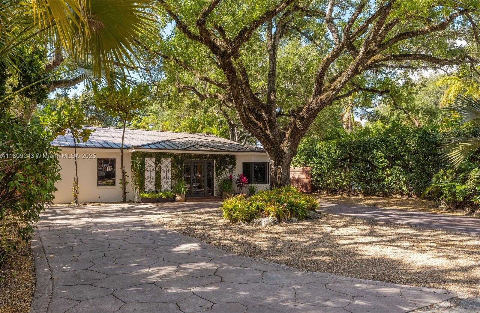 Small Image of 6870 SOUTH WEST 77TH TER, South Miami Number 7
