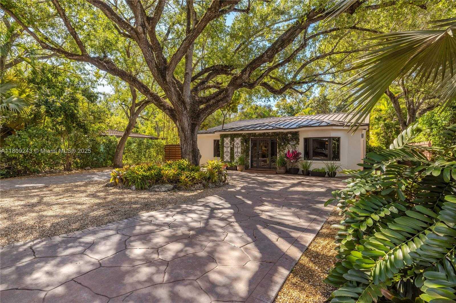 Small Image of 6870 SOUTH WEST 77TH TER, South Miami Number 8