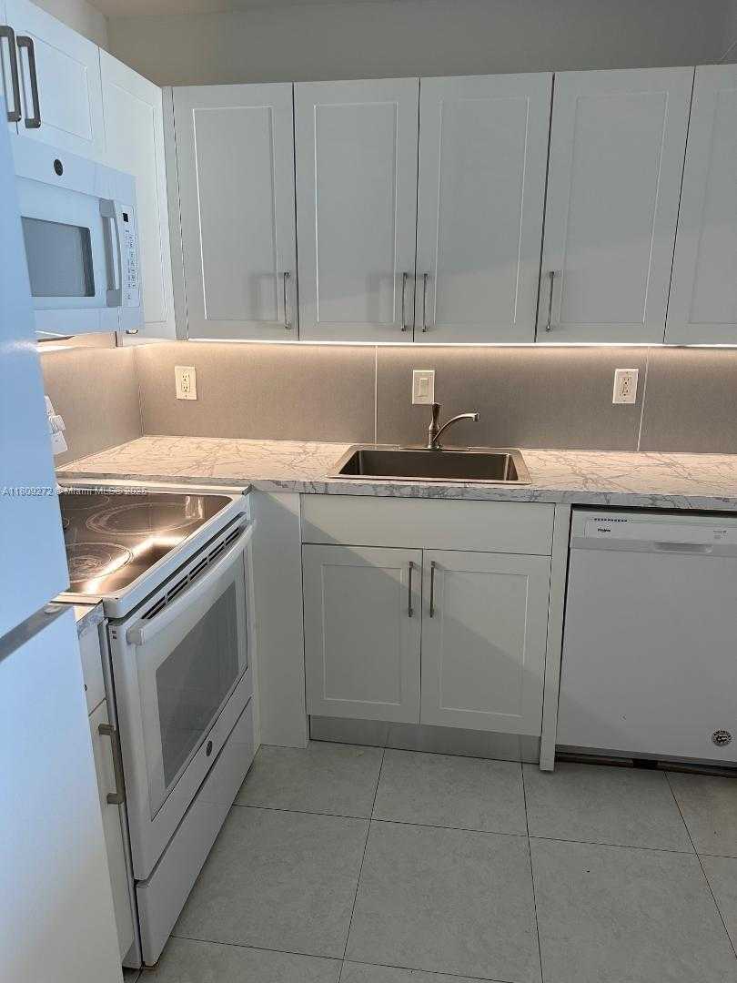 Small Image of 2401 SOUTH OCEAN DR #2102, Hollywood Number 2