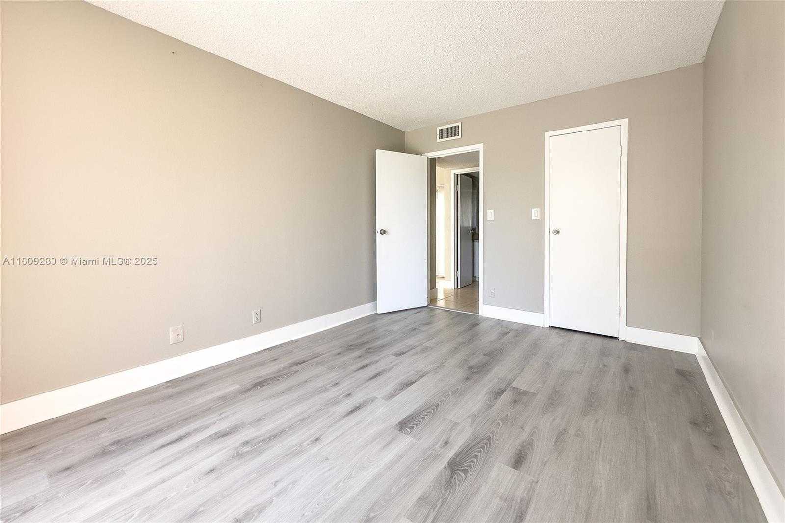 Small Image of 601 THREE ISLANDS BLVD #317, Hallandale Beach Number 12