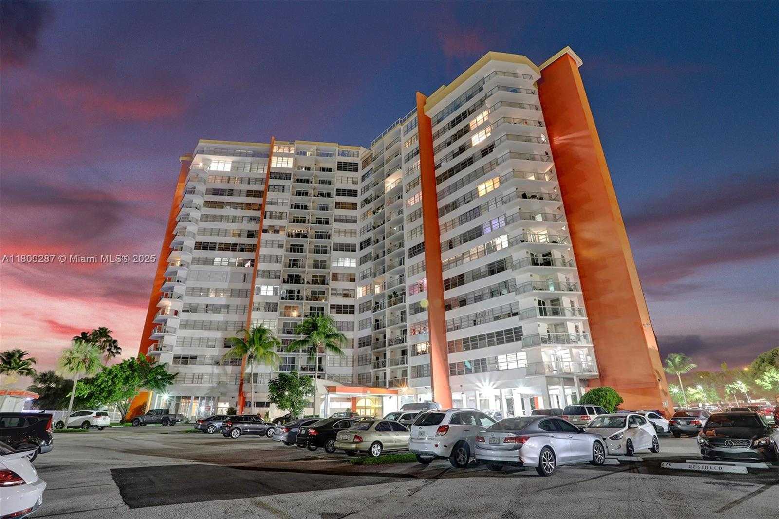Small Image of 1351 NORTH EAST MIAMI GARDENS DR #302E, Miami Number 10