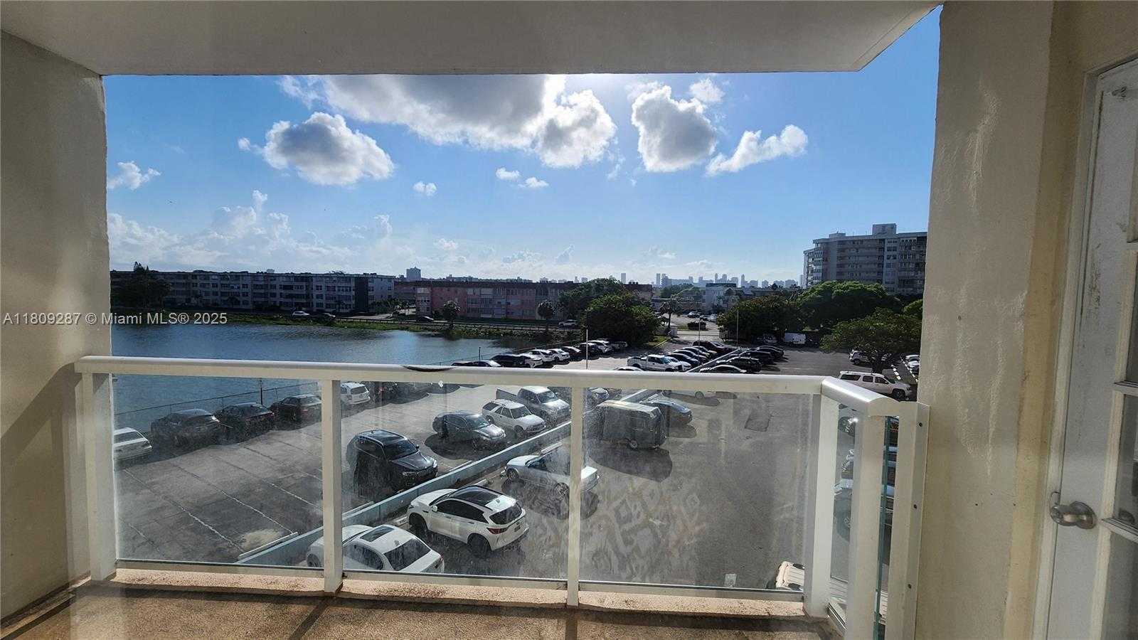 Small Image of 1351 NORTH EAST MIAMI GARDENS DR #302E, Miami Number 18
