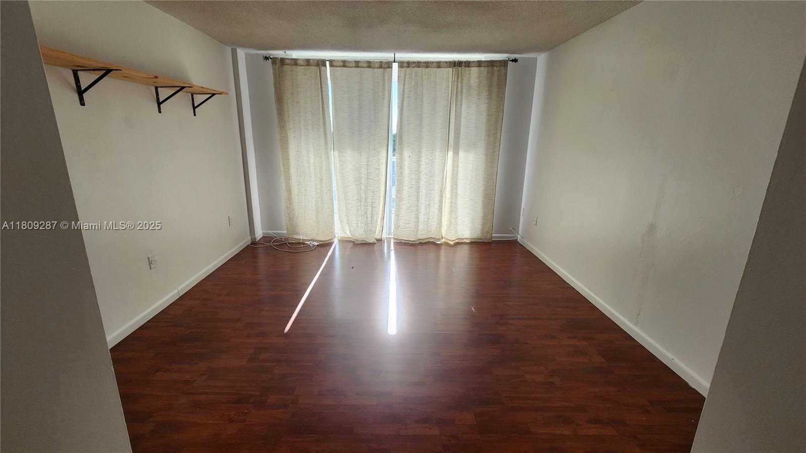 Small Image of 1351 NORTH EAST MIAMI GARDENS DR #302E, Miami Number 20