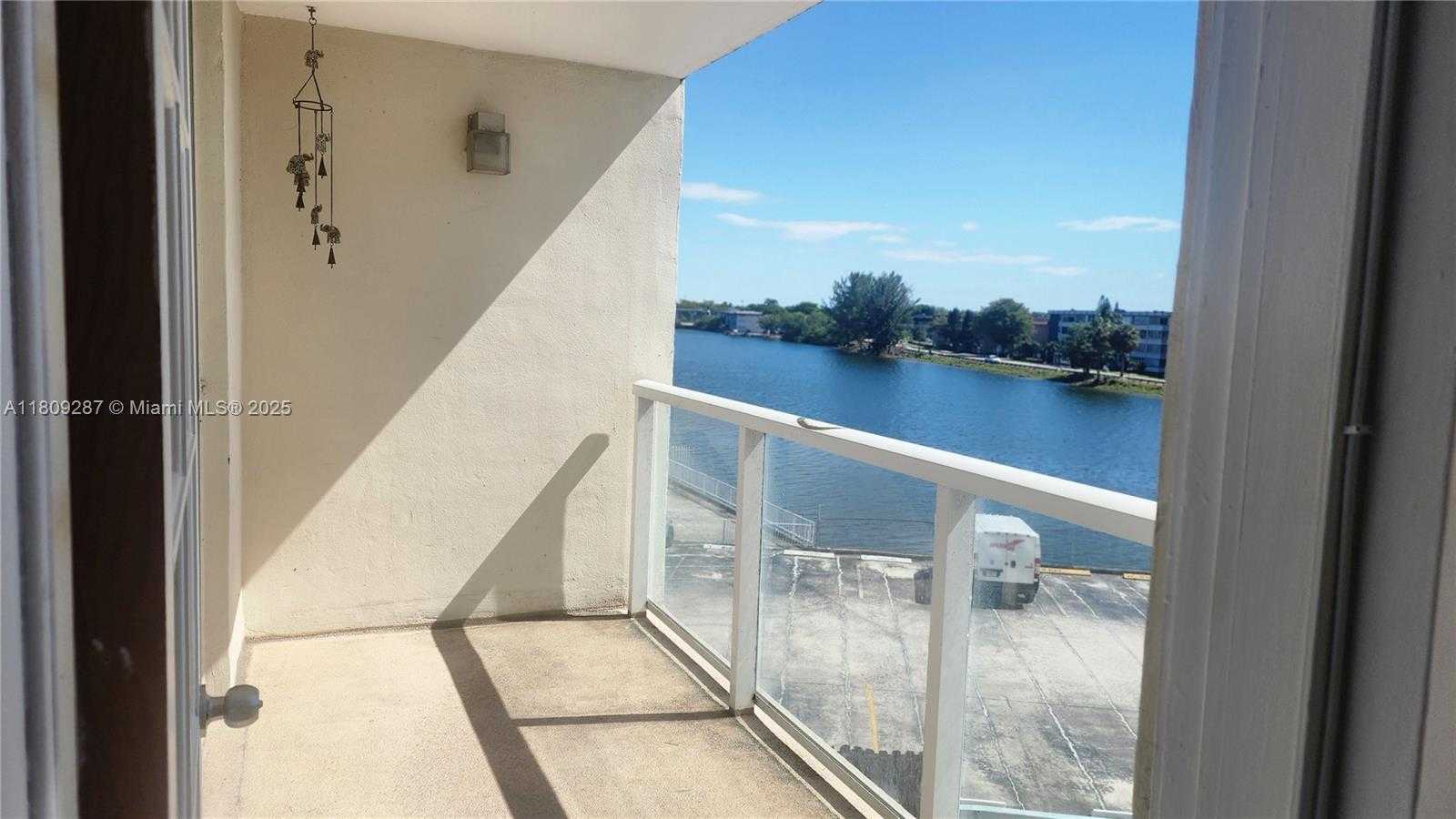 Small Image of 1351 NORTH EAST MIAMI GARDENS DR #302E, Miami Number 5