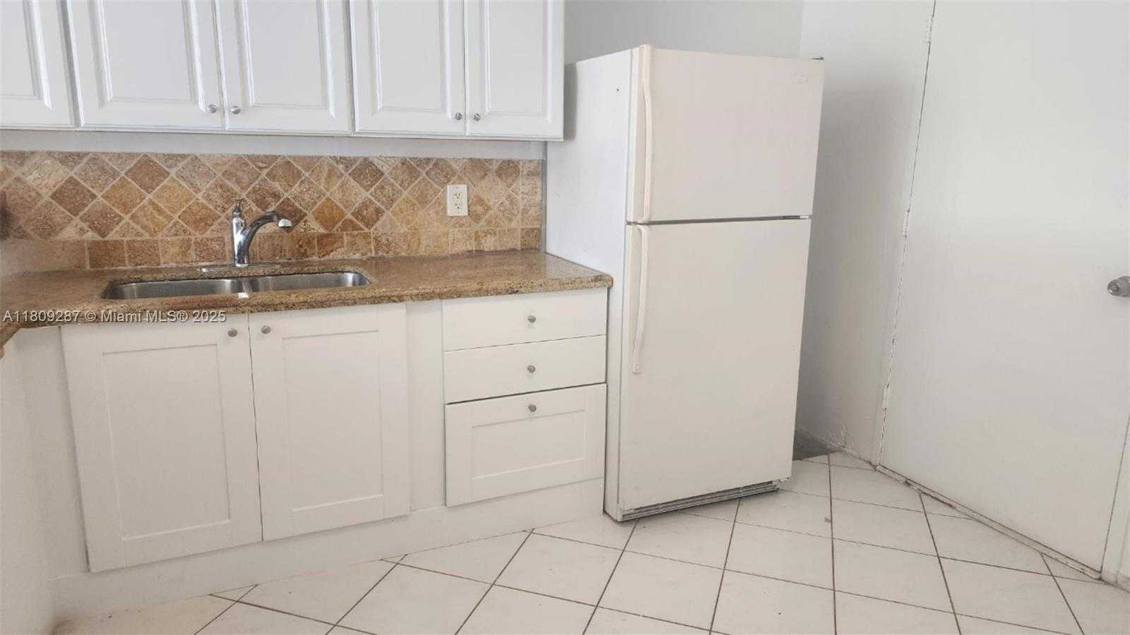 Small Image of 1351 NORTH EAST MIAMI GARDENS DR #302E, Miami Number 7