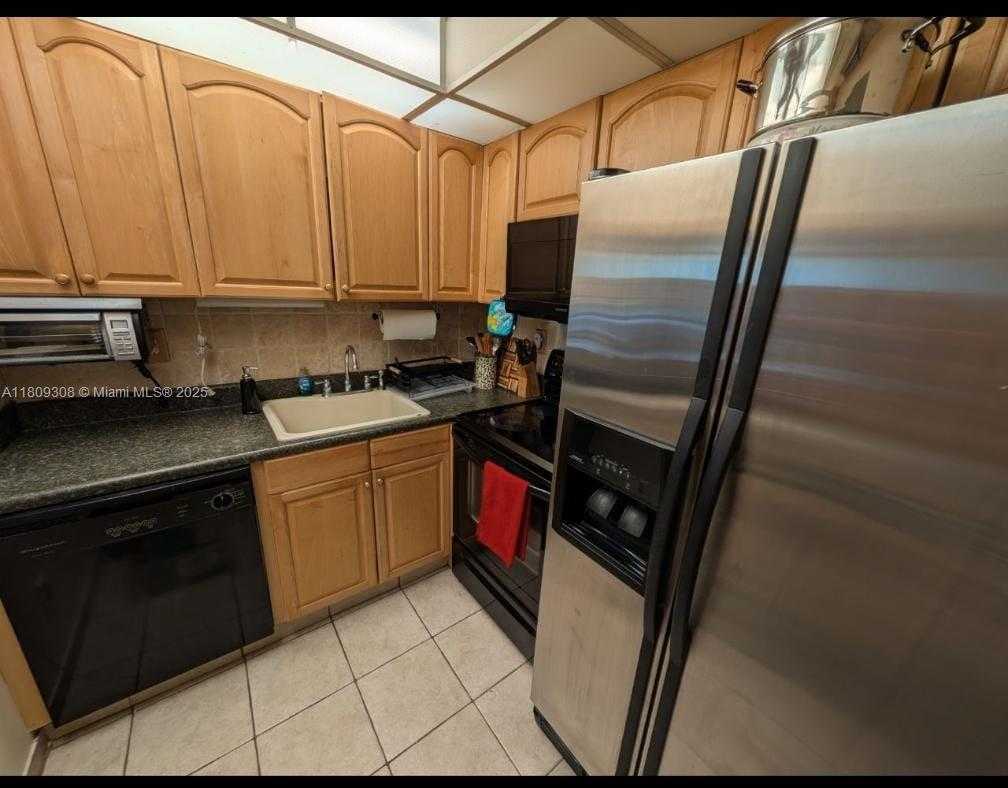 Small Image of 210 172ND ST #233, Sunny Isles Beach Number 3