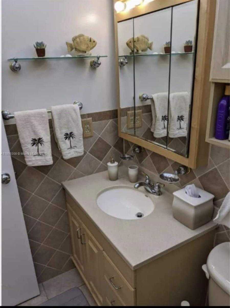 Small Image of 210 172ND ST #233, Sunny Isles Beach Number 8