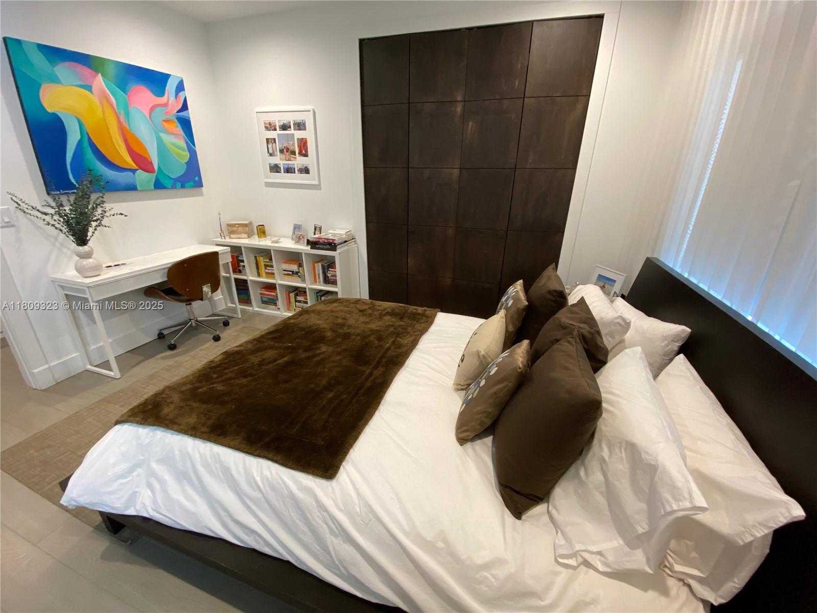 Small Image of 3050 DAY AVE #1, Miami Number 19