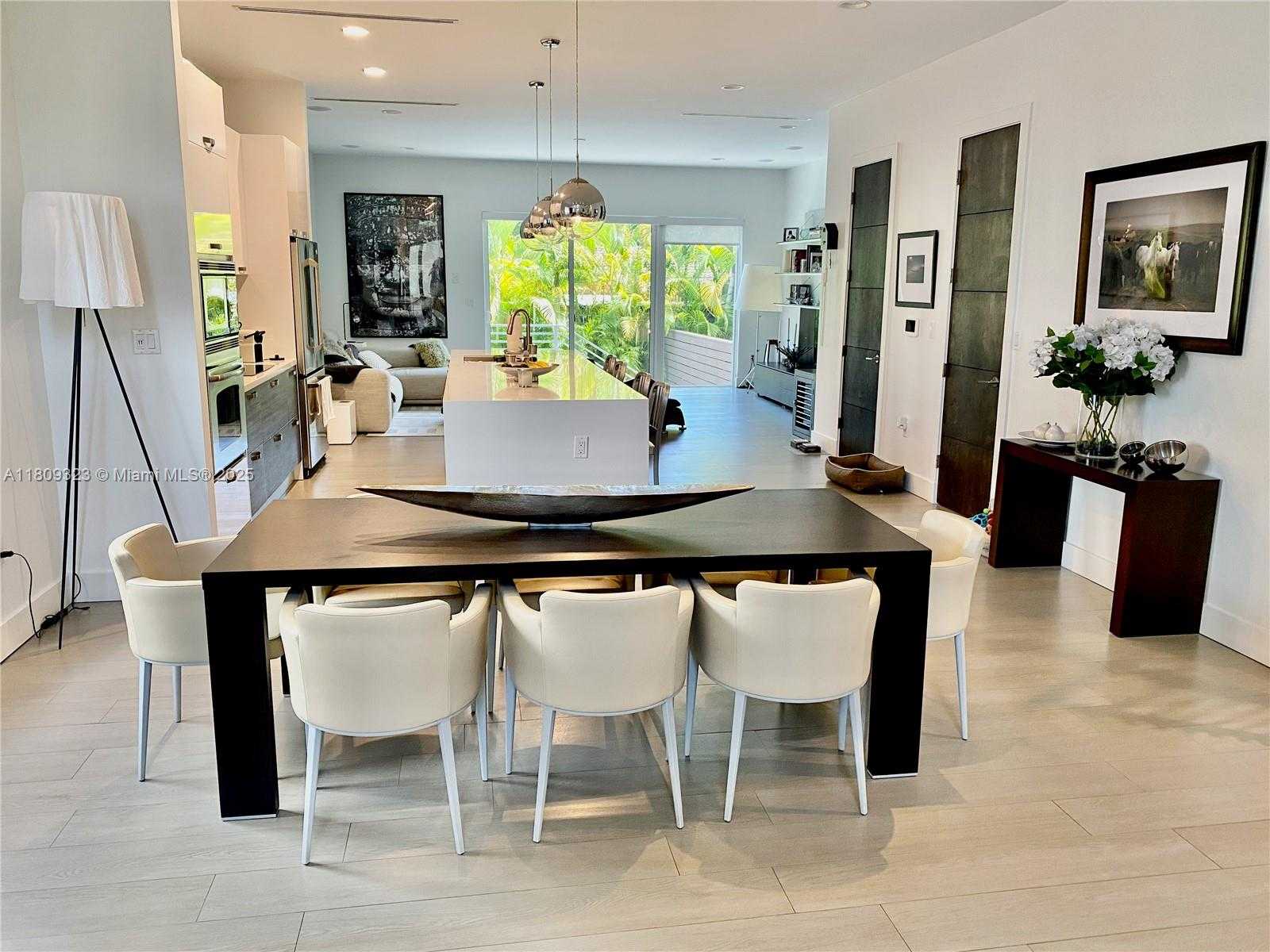 Small Image of 3050 DAY AVE #1, Miami Number 5