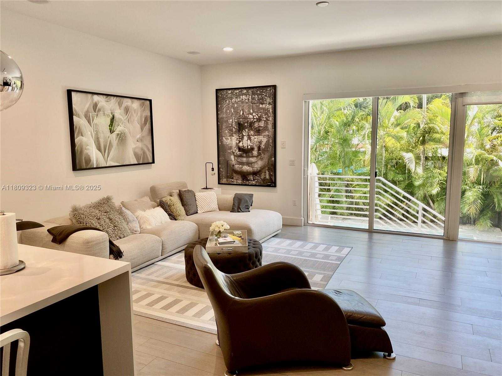 Small Image of 3050 DAY AVE #1, Miami Number 9